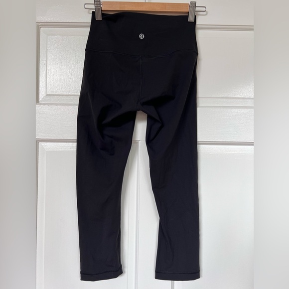 Lululemon Wunder Under Crop (Hi-Rise) *Full-On Luxtreme 21" - Picture 2 of 3